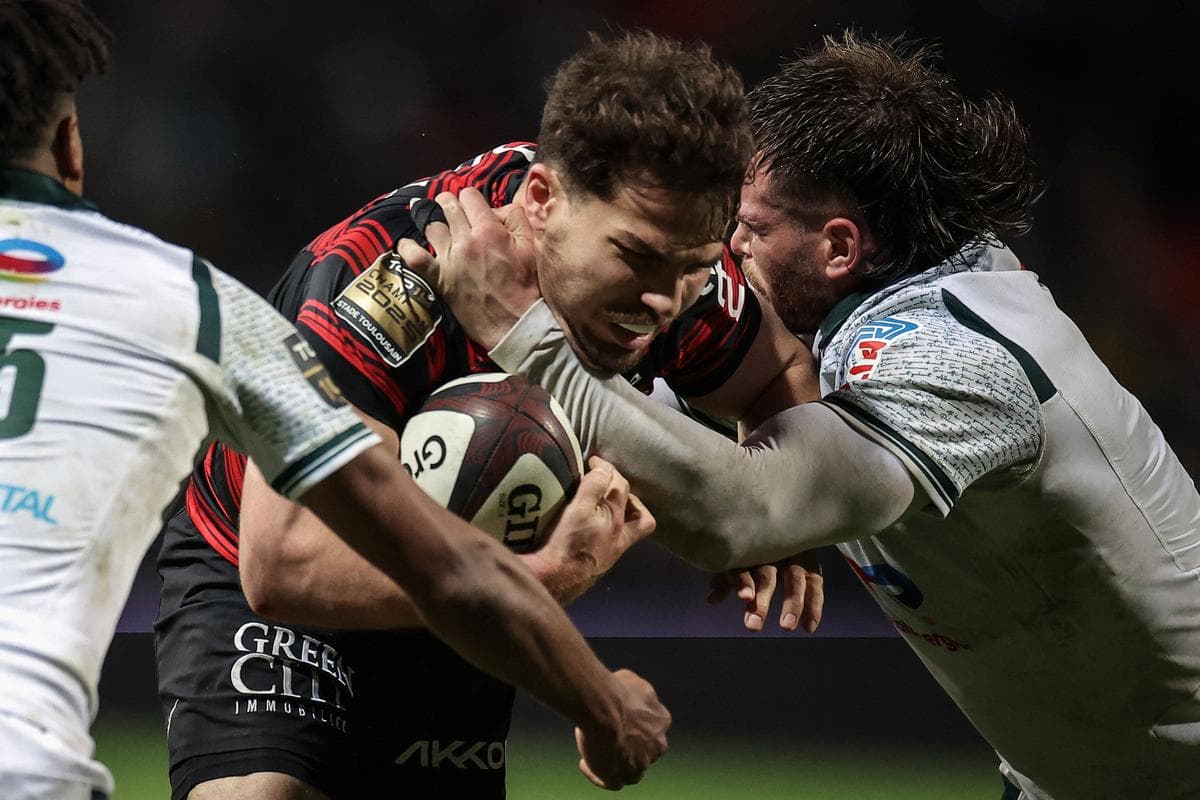 Rugby français : Toulouse écrase Pau et démontre sa suprématie