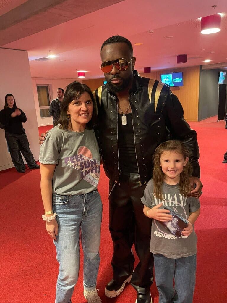 Solidarité française: une enfant malade réalise son rêve