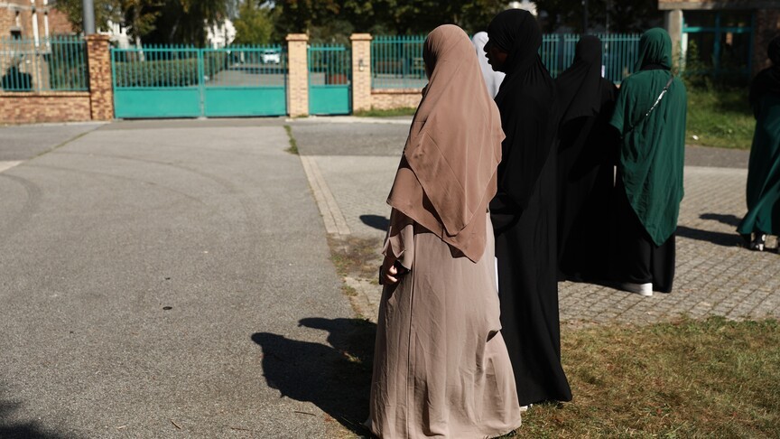 Voile en France : le CFCM dénonce une « stratégie électorale » qui « met des cibles dans le dos des musulmans »